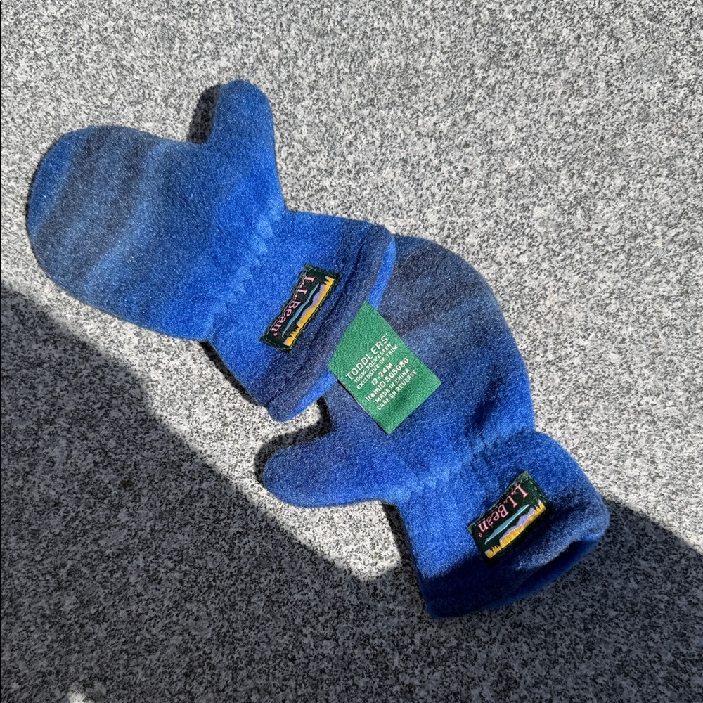 L.L. Bean Kids Fleece Mittens in Royal Blue